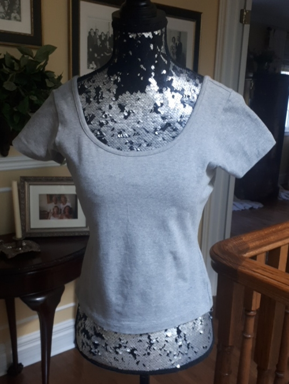 Club Monaco Short Sleeve Scoop Neck Top - Light Gray